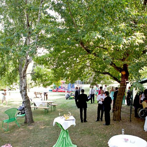 Sommerscheune-und-angrenzender-Garten.jpg